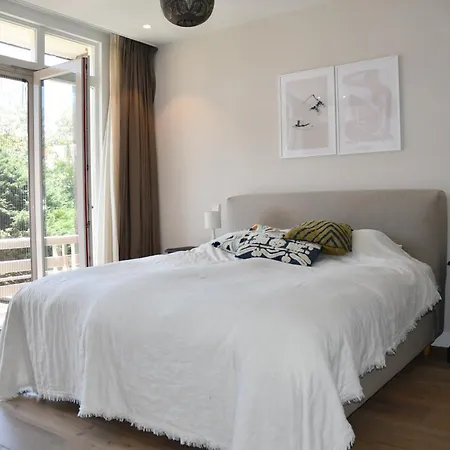 Daire Spacious With Garden