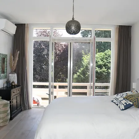 Apartamento Spacious With Garden Amesterdão